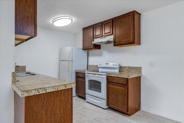 Image 4 of 42 For 32200 Cathedral Canyon Drive 89