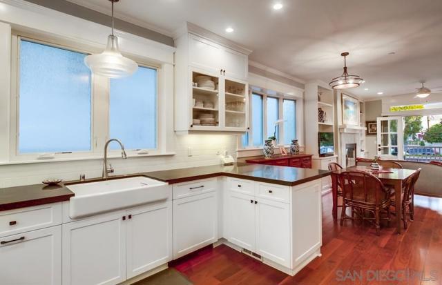 240 B Avenue, Coronado CA: https://media.crmls.org/mediaz/af003ac1-680d-426b-9e59-3ccb4a211086.jpg