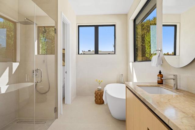 89 Centre Street, Mountain View CA: https://media.crmls.org/mediaz/af006125-093c-4281-b8c4-ea29e1f28a5b.jpg