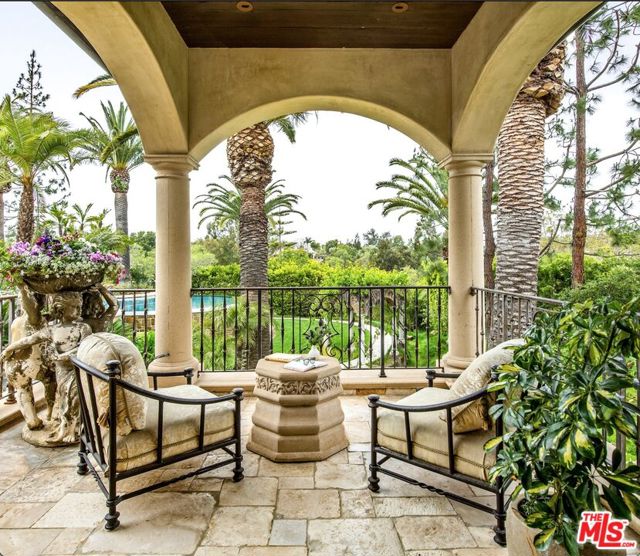 427 La Marina Drive, Camarillo CA: https://media.crmls.org/mediaz/af008471-893b-43fa-b256-30841e7810eb.jpg