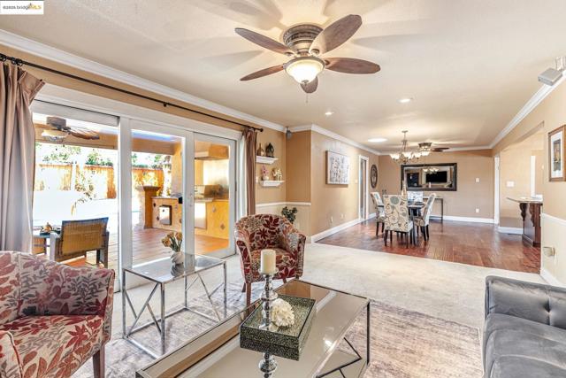 212 Matsqui Rd, Antioch CA: https://media.crmls.org/mediaz/af011491-1d44-4264-9405-0151376d6faa.jpg