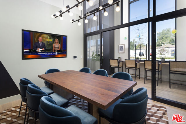 11950 Erwin Street Street, North Hollywood CA: https://media.crmls.org/mediaz/af013d37-d32a-4476-88bb-c32f5c64b338.jpg