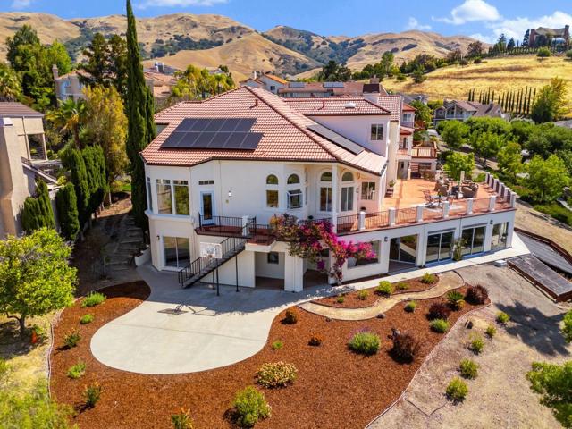 1822 Saint Andrews Court, Milpitas CA: https://media.crmls.org/mediaz/af014dee-192f-43f7-90fc-f8d9dff9eee5.jpg