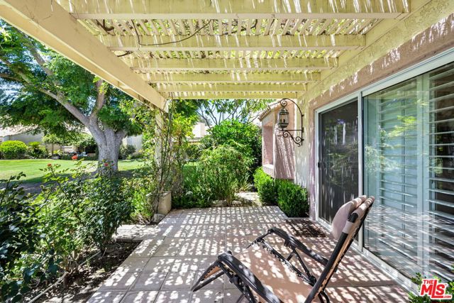 69385 Avenida De Las Montanas, Cathedral City CA: https://media.crmls.org/mediaz/af01a10c-9c0d-41cb-9cf9-fb15601e4e8b.jpg