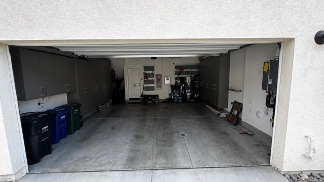 2199 Bluestone Circle, Chula Vista CA: https://media.crmls.org/mediaz/af01a60c-aaa1-4d68-a1f7-d95ef04d0e6e.jpg