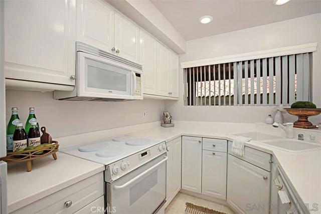 Image 7 of 18 For 2630 Torrey Pines Rd  E24
