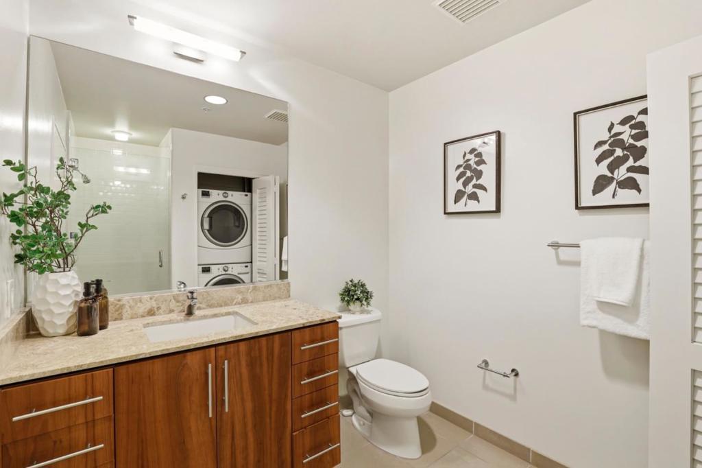 https://media.crmls.org/mediaz/af02b9a4-ee6a-4b35-b0a1-8451f4939ecb.jpg?preset=X-Large