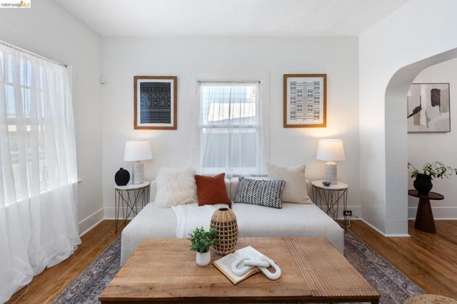 Image 3 of 38 For 812 19th St  