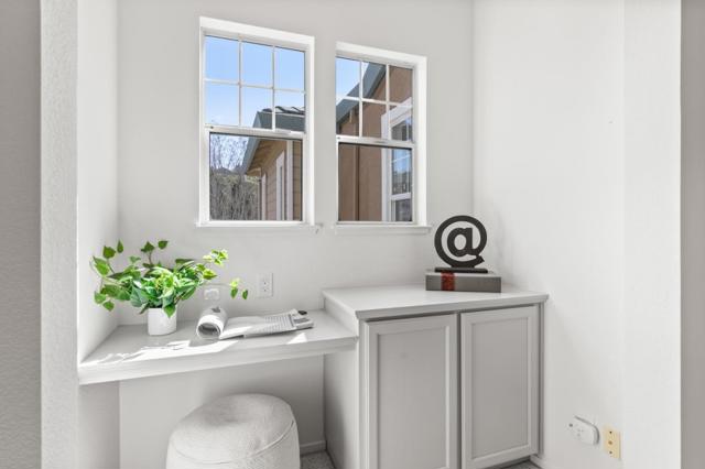 22938 Canyon Terrace Drive, Castro Valley CA: https://media.crmls.org/mediaz/af0317c0-7146-452e-8b7f-ea63c81eb04b.jpg