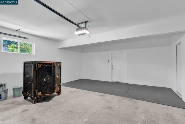 280 Sierra Dr, Walnut Creek CA: https://media.crmls.org/mediaz/af038ed3-9f83-46f1-9da6-d0568e28f336.jpg