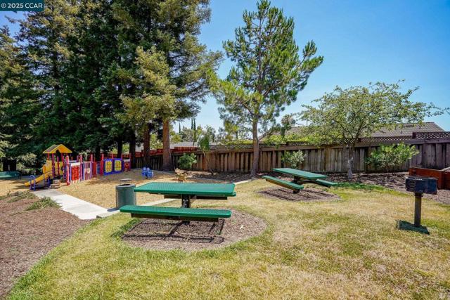 2132 Rock Pass Pl, Martinez CA: https://media.crmls.org/mediaz/af03caa2-88d3-42ee-a8ac-6c1c43d42ad1.jpg