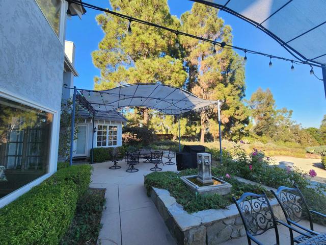 1402 Via Mil Cumbres, Solana Beach CA: https://media.crmls.org/mediaz/af03cc02-d268-4980-b932-c8ddc1cdb97d.jpg