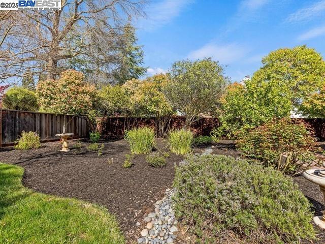 2752 Morgan Dr, San Ramon CA: https://media.crmls.org/mediaz/af0421d2-adc8-449e-8bd5-96bfb0244b0b.jpg