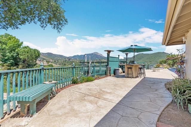 3176 Via Viejas, Alpine CA: https://media.crmls.org/mediaz/af042c39-17ea-44cc-a77b-165d1b746ec4.jpg