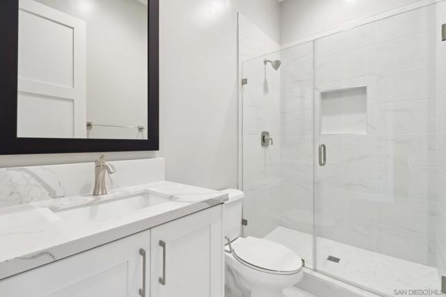 Image 14 of 50 For 15123 Larchmont St