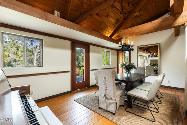 Detail Gallery Image 19 of 77 For 4254 Chevy Chase Dr, La Canada Flintridge,  CA 91011 - 6 Beds | 4 Baths