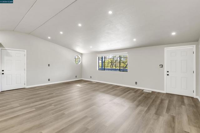 125 Sam Lynn Way, Oroville CA: https://media.crmls.org/mediaz/af0561a7-c19c-40fc-bcaf-7d84f48fa0a3.jpg