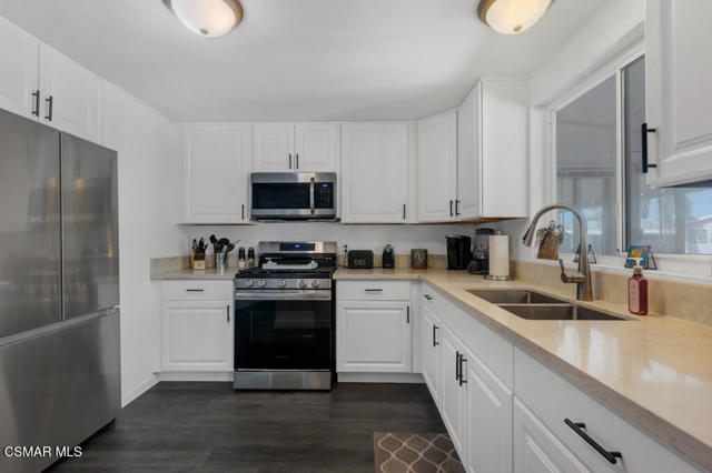 15750 Arroyo Drive, Moorpark CA: https://media.crmls.org/mediaz/af066bb7-2adf-4d9d-b073-954f7e4df336.jpg