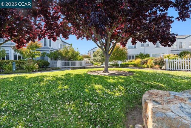 609 Commodore Dr, Richmond CA: https://media.crmls.org/mediaz/af081e69-4db9-4108-8e1b-c37a4d7bcbf8.jpg