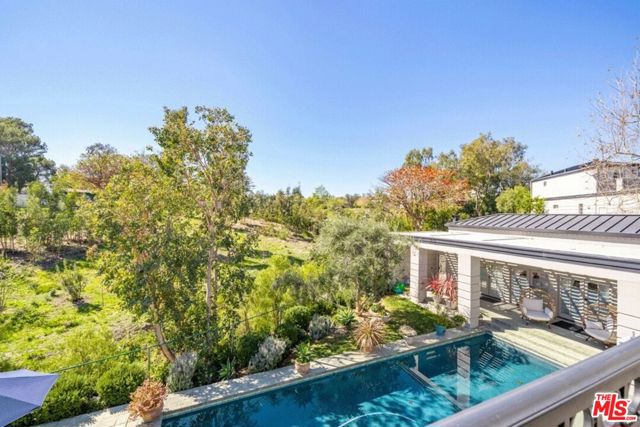 28600 Pacific Coast Highway, Malibu CA: https://media.crmls.org/mediaz/af082adb-0a11-4219-826c-63b58d40b582.jpg