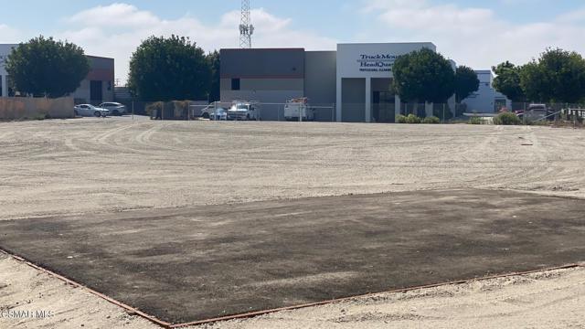 2300 Latigo Avenue, Oxnard CA: https://media.crmls.org/mediaz/af087499-c20a-4dec-a22e-d4d0a7a6e88d.jpg
