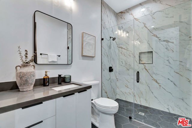 19513 Cantara Street, Reseda CA: https://media.crmls.org/mediaz/af08a401-2423-46ea-983f-fe6697fa1b16.jpg
