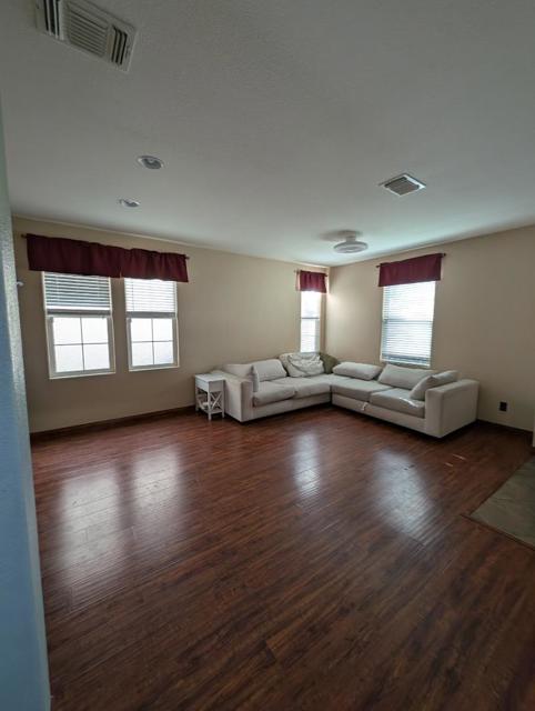 4972 Madamin Way, Sacramento CA: https://media.crmls.org/mediaz/af09e1e9-c89e-44cc-a009-1073dd943574.jpg