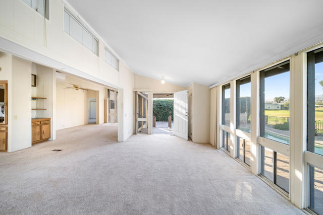 33440 Carlsbad Circle, Thousand Palms CA: https://media.crmls.org/mediaz/af0a3795-31cd-498d-9023-a9cb495ece76.jpg