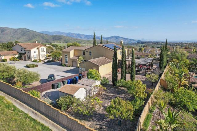 3043 Adams Ranch Ct, Chula Vista CA: https://media.crmls.org/mediaz/af0b872e-10ba-4258-8dd2-132f2d0e791f.jpg
