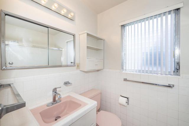 1648 Oak Avenue, Redwood City CA: https://media.crmls.org/mediaz/af0ba739-e463-45d2-8a6a-5892f5815d0d.jpg