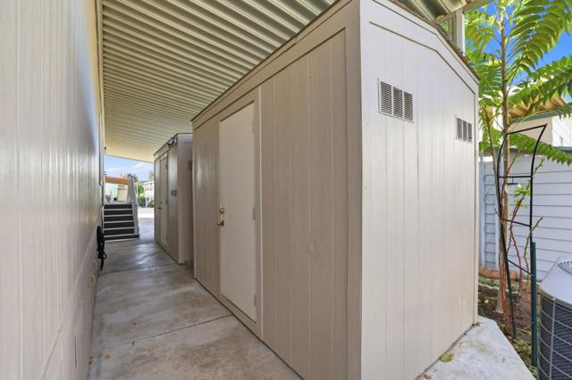 491 Mill Pond Drive, San Jose CA: https://media.crmls.org/mediaz/af0bbafd-ec95-4368-93fb-d6177f98097c.jpg