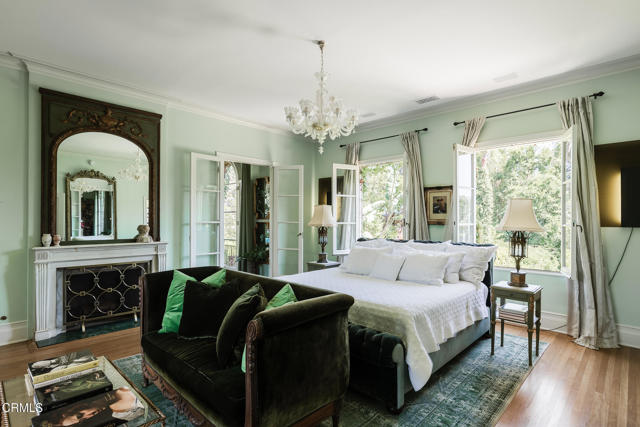 225 Grand Avenue, South Pasadena CA: https://media.crmls.org/mediaz/af0be4d3-84de-4a95-b9ea-eeec9c1be84b.jpg