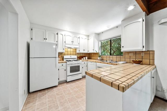 146 Aptos School Road, Aptos CA: https://media.crmls.org/mediaz/af0bf57c-8ea5-4bd0-972f-c1f47e5b41d3.jpg