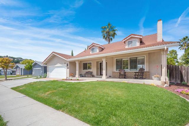 1711 Mantelli Drive, Gilroy CA: https://media.crmls.org/mediaz/af0c31f8-367f-42b0-87b4-f9ae437b90fd.jpg