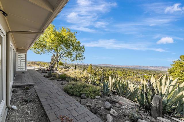 15010 Larga Vista Drive, Los Gatos CA: https://media.crmls.org/mediaz/af0c5579-0ebf-46b5-bded-04ec57952236.jpg