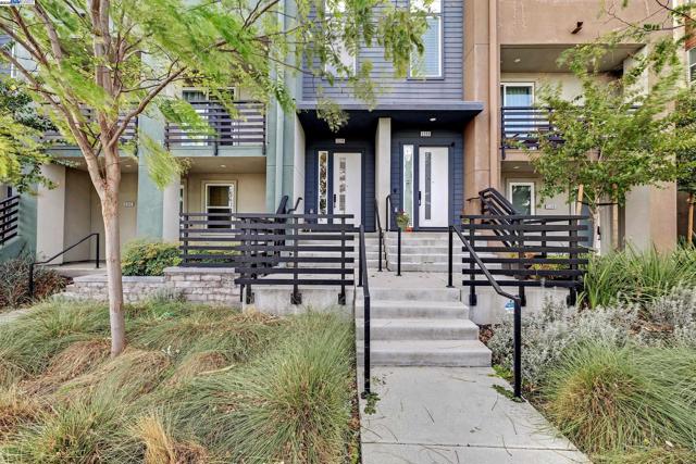 5394 Arnold Rd, Dublin CA: https://media.crmls.org/mediaz/af0d7dbb-4797-412e-a13e-675b48300abc.jpg