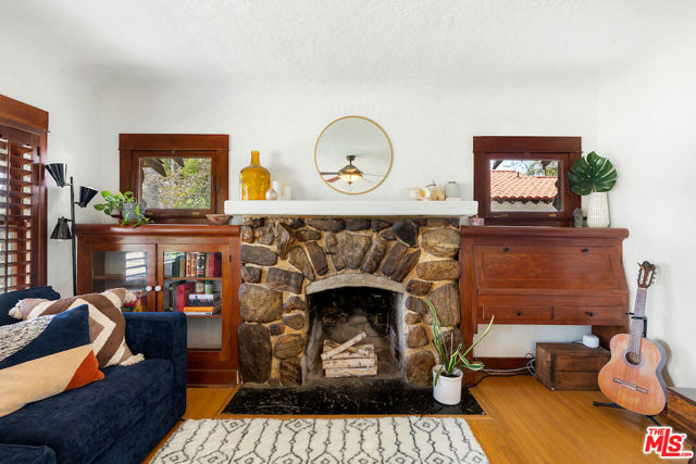 539 Harps Street photo 5