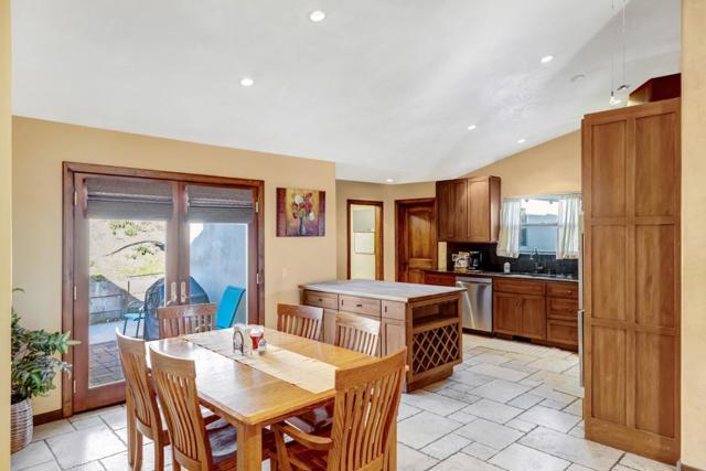 810 Altura Place, Del Rey Oaks CA: https://media.crmls.org/mediaz/af0f2aad-bc8a-41fc-9a73-a5c16580cecd.jpg