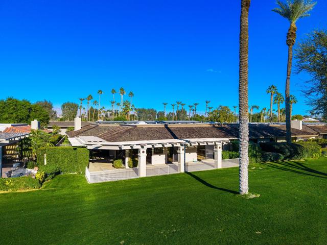 15 Duke Drive, Rancho Mirage CA: https://media.crmls.org/mediaz/af105ed1-32f6-4149-aaa6-5333a135e457.jpg