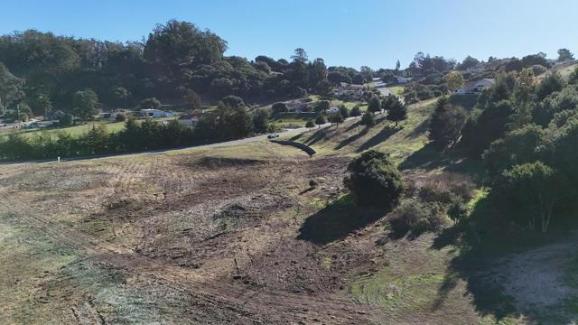 10706 Country Meadows Road, Salinas CA: https://media.crmls.org/mediaz/af1061e6-273d-432a-9e5e-8f679e1e92f5.jpg