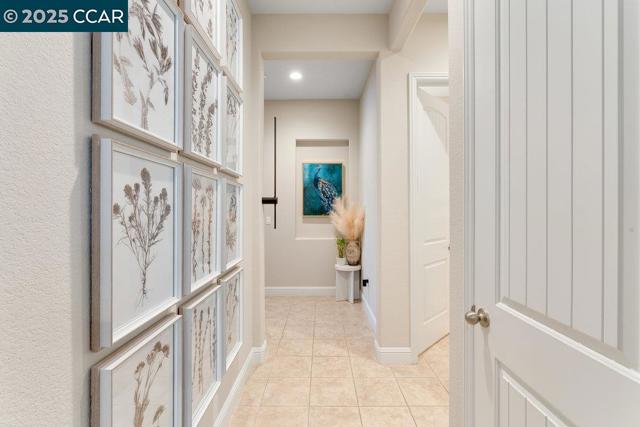 363 Fletcher Lane, Brentwood CA: https://media.crmls.org/mediaz/af10db27-c236-4079-81d1-b348c300488c.jpg