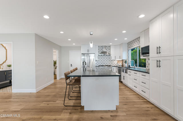 568 Bristol Avenue, Simi Valley CA: https://media.crmls.org/mediaz/af11cf5c-a088-4e4d-ab3f-65fae5e17008.jpg