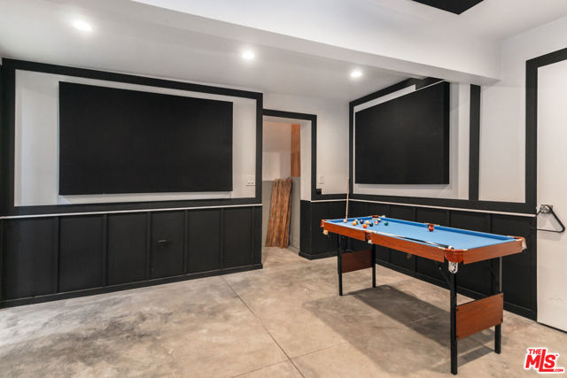 905 Pine Grove Avenue, Los Angeles CA: https://media.crmls.org/mediaz/af124aad-d7df-40ba-949d-6528b6e32ef5.jpg