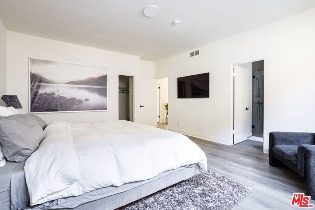 1823 N Fuller Avenue, Los Angeles CA: https://media.crmls.org/mediaz/af12efa9-8ffe-445b-9a39-9d0ab74d74bc.jpg