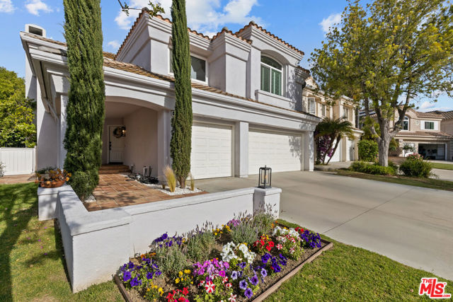 4370 Park Monte Nord, Calabasas CA: https://media.crmls.org/mediaz/af12fd0d-8e63-496d-a409-136e22db8633.jpg