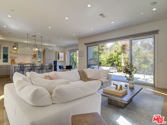 11954 Lucile Street, Culver City CA: https://media.crmls.org/mediaz/af130e55-5f48-493b-ac53-ee463ebe4a2e.jpg