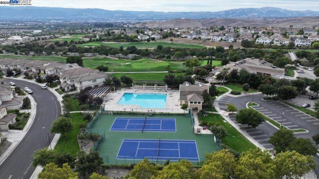 2848 E Cog Hill Ter, Dublin CA: https://media.crmls.org/mediaz/af13d268-265c-4aa4-a48b-67c71d48190c.jpg