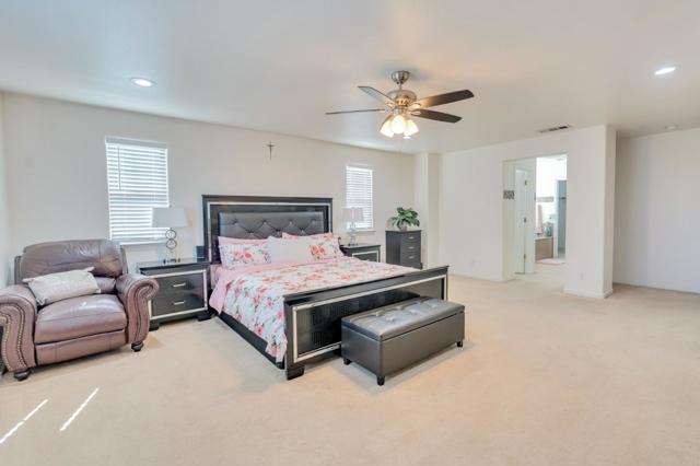 2385 N Mountainside Drive, Los Banos CA: https://media.crmls.org/mediaz/af14013d-7cec-43c9-95e9-9f3bb860797a.jpg