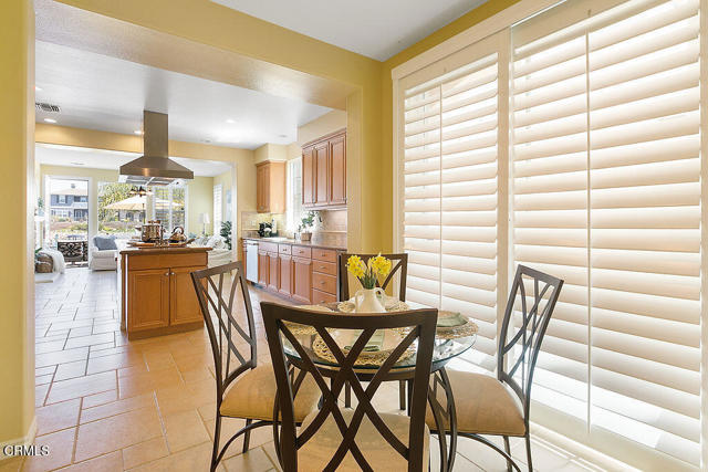 1464 Twin Tides Place, Oxnard CA: https://media.crmls.org/mediaz/af141a7b-4d84-4ac5-be7c-7b5770b3eed9.jpg