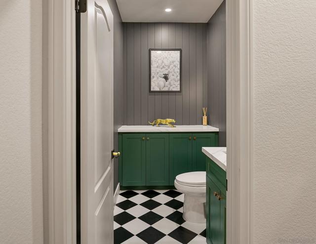 10528 Pinion Trl, Escondido CA: https://media.crmls.org/mediaz/af142077-4587-426d-8f93-c8a6efd09590.jpg